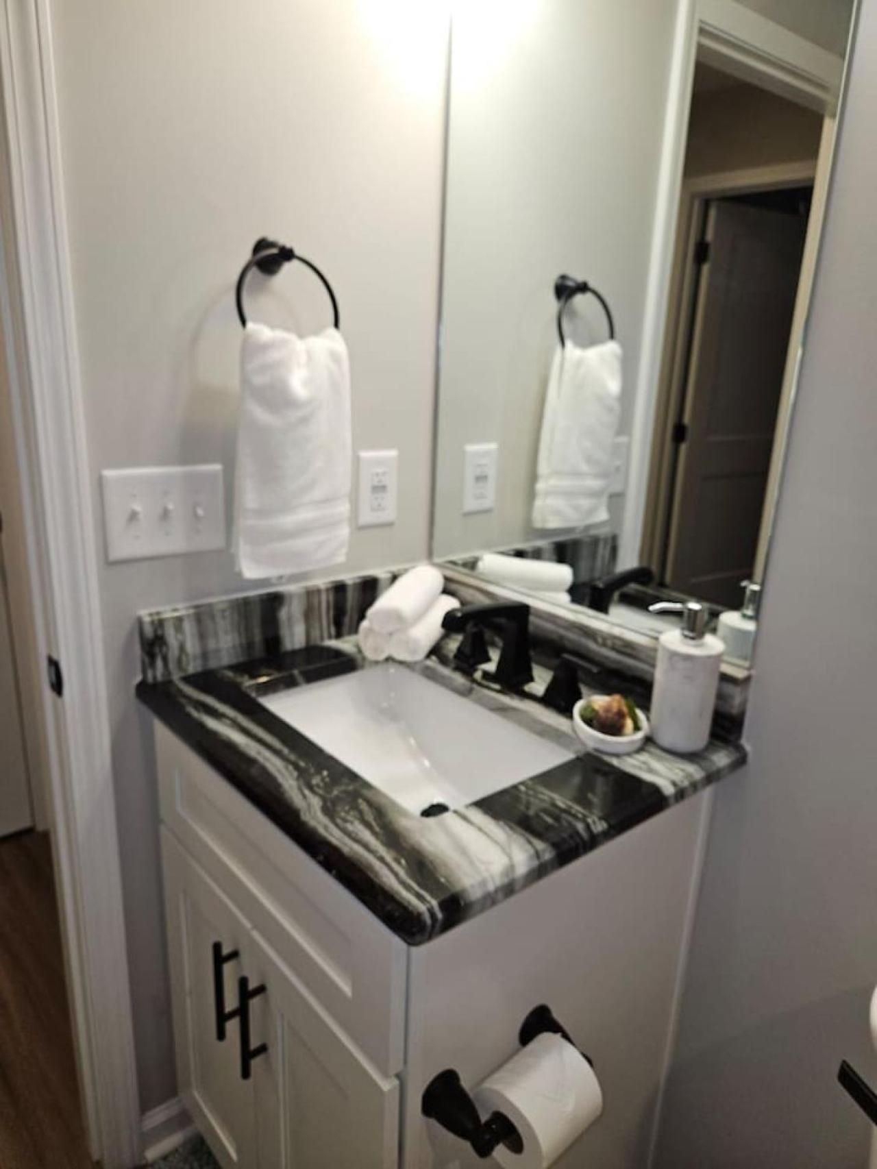 New Luxe Apt 3Br Downtown Fay Unit B Fayetteville Eksteriør billede